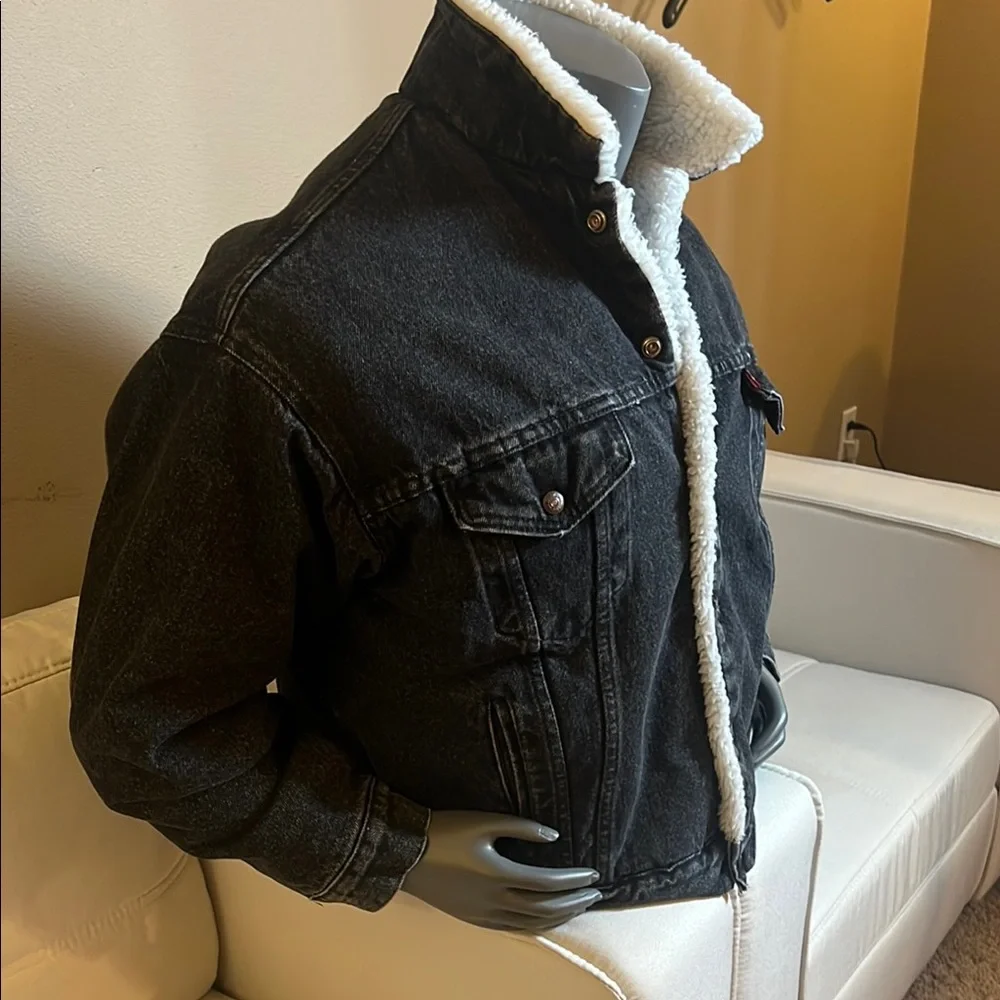 Levi's Charcoal Denim Jacket with White Lining - Picture 6 of 14